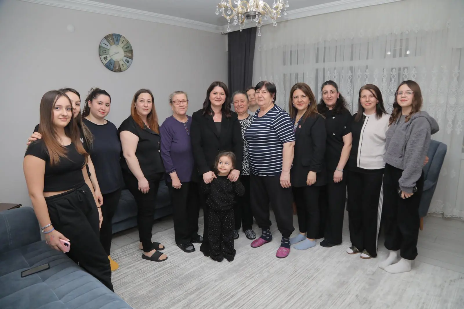 EDİRNE BELEDİYE BAŞKANI FİLİZ GENCAN VATANDAŞLA BULUŞMAYA DEVAM EDİYOR galeri görseli